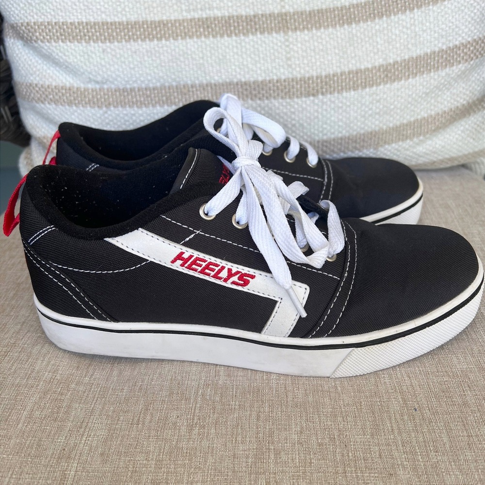 Heelys GR8 Pro Skate Shoes HE100215 Black White Canvas Low Top 7 Youth 8 Women